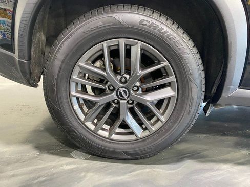 Used 2023 Nissan Rogue S AWD/4WD image 10