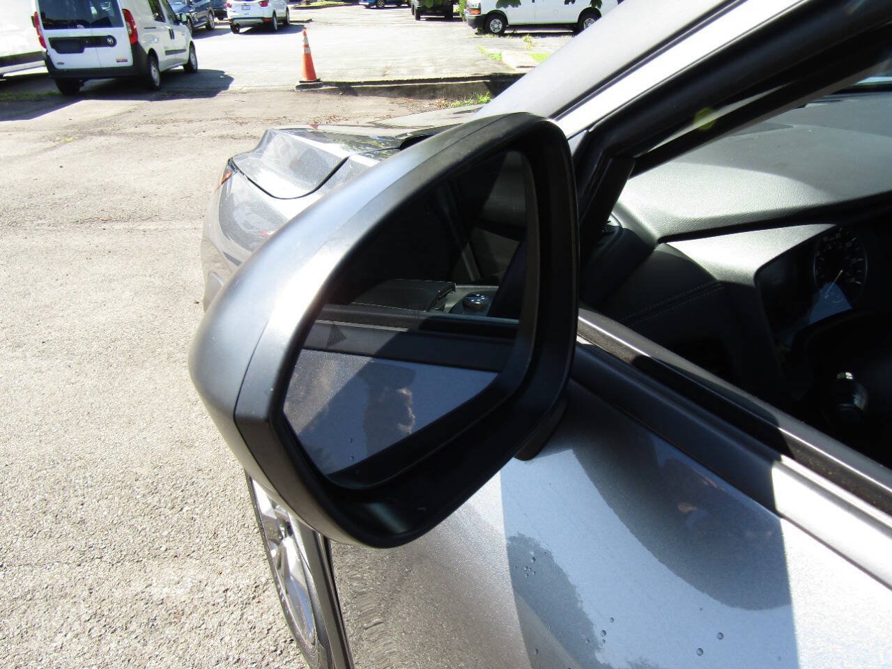 Used 2024 Nissan Rogue S AWD/4WD image 30