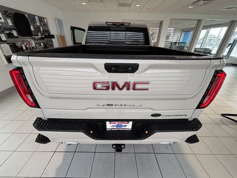 Used 2026 GMC Sierra 1500 Denali AWD/4WD image 8