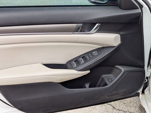 Certified 2018 Honda Accord LX image 11