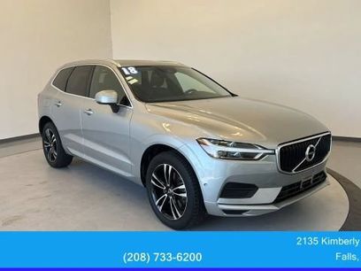 Used 2018 Volvo XC60 T6 Momentum w/ Vision Package