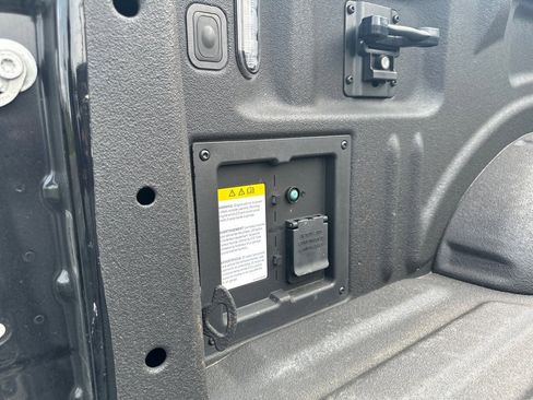 Used 2024 Ford F150 Platinum w/ FX4 Off-Road Package image 5