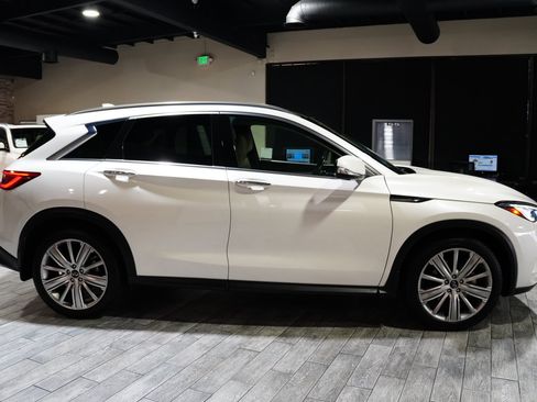 Used 2022 INFINITI QX50 Sensory image 4