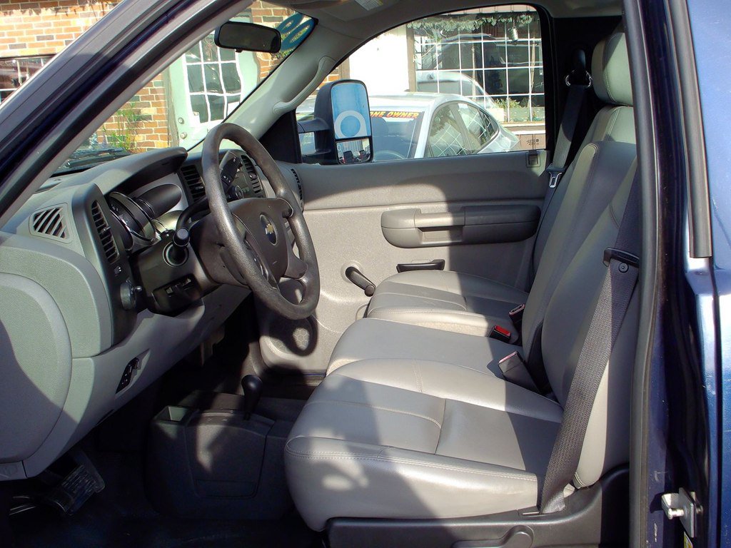 Used 2009 Chevrolet Silverado 2500 W/T AWD/4WD image 6