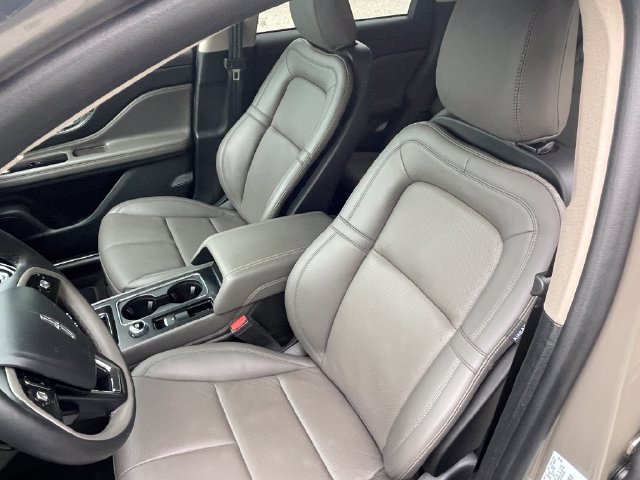 Used 2025 Lincoln Corsair Grand Touring w/ Equipment Group 301A AWD/4WD image 11