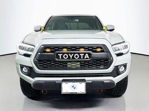 Used 2022 Toyota Tacoma TRD Off-Road AWD/4WD image 2