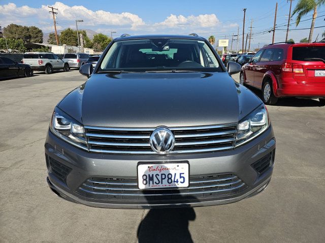 Used 2016 Volkswagen Touareg Sport AWD/4WD image 15