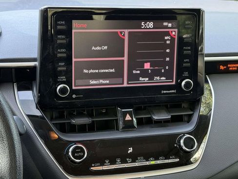 Used 2022 Toyota Corolla LE FWD image 14