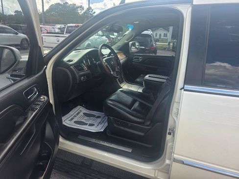 Used 2013 Cadillac Escalade ESV Platinum AWD/4WD image 5