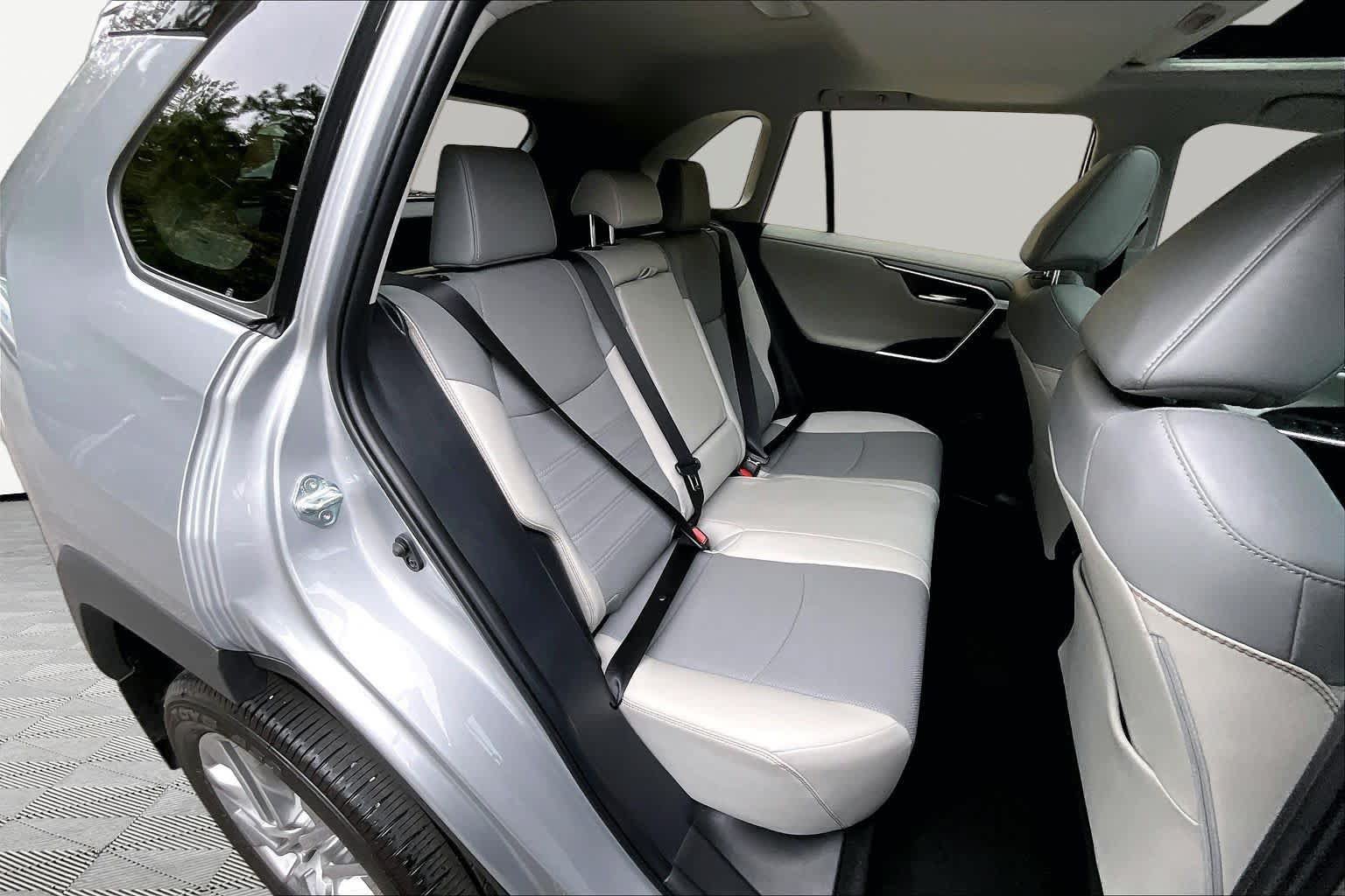 Certified 2025 Toyota RAV4 Limited FWD image 20