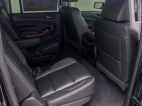 Used 2020 Chevrolet Suburban Premier AWD/4WD image 14