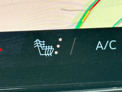 Certified 2025 Chevrolet Tahoe LT image 32