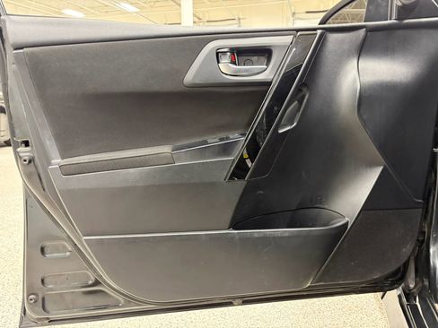 Used 2017 Toyota Corolla iM FWD image 18