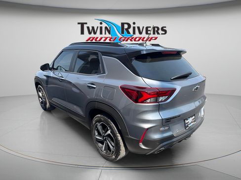 Used 2021 Chevrolet TrailBlazer RS w/ Sun and Liftgate Package AWD/4WD image 2