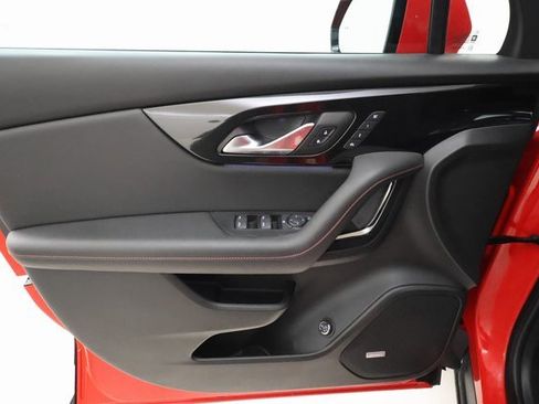 Used 2022 Chevrolet Blazer RS w/ Enhanced Convenience Package image 7