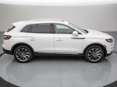 Used 2023 Lincoln Nautilus Reserve w/ Equipment Group 201A FWD image 3