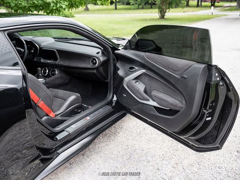Used 2019 Chevrolet Camaro ZL1 RWD image 71