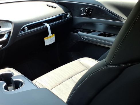 New 2026 Cadillac Lyriq Sport AWD/4WD image 10