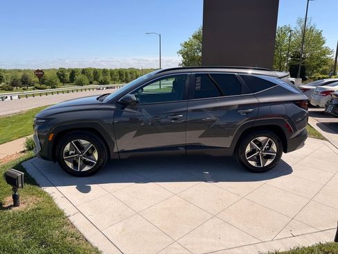 Used 2025 Hyundai Tucson SEL FWD image 2