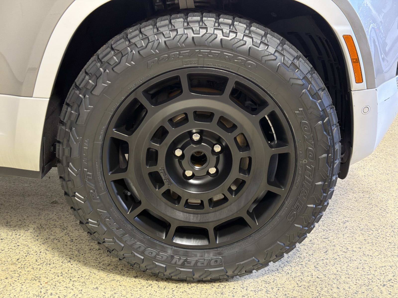 Used 2023 Land Rover Defender 110 SE AWD/4WD image 9