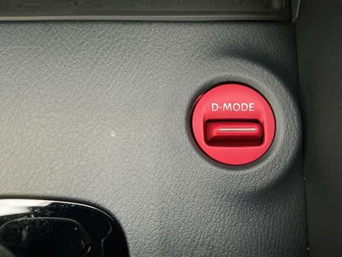 Used 2025 Nissan Z NISMO w/ Floor Mat Package image 16