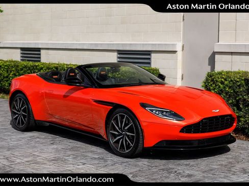 Used 2020 Aston Martin DB11 Volante RWD image 17