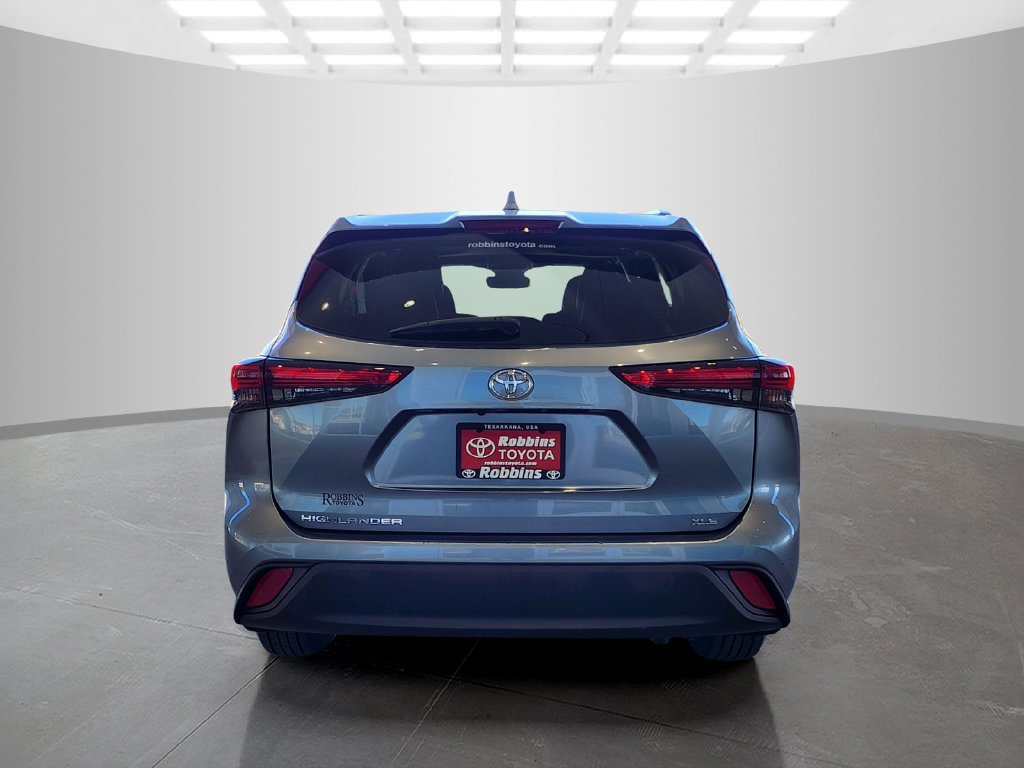 Used 2020 Toyota Highlander XLE FWD image 6