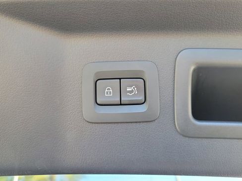 Certified 2024 MAZDA CX-90 Plug-In Hybrid w/ Preferred AWD/4WD image 9