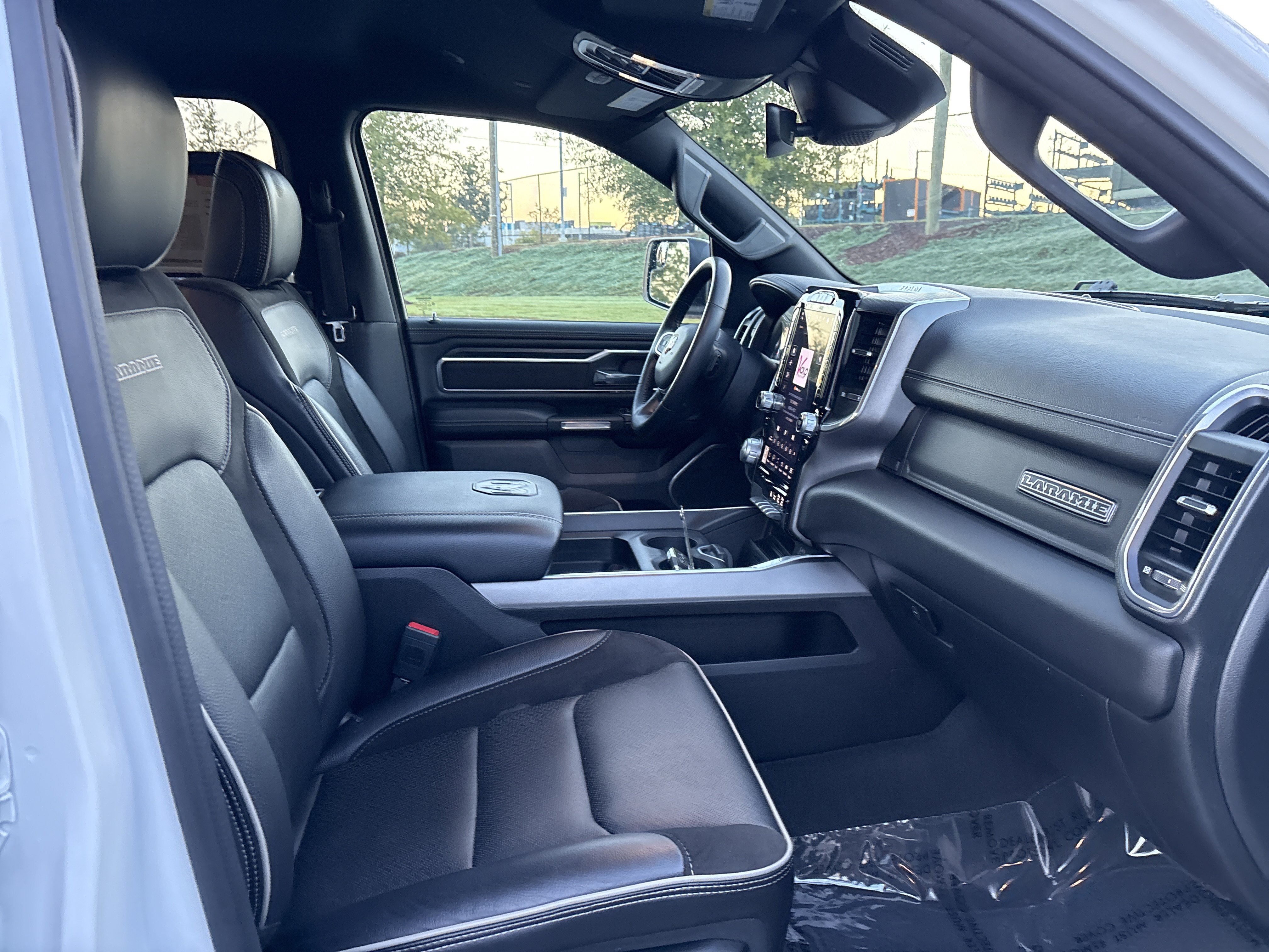 Used 2023 RAM 1500 Laramie AWD/4WD image 24