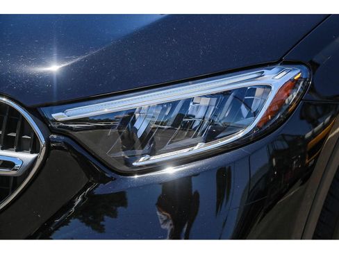 Used 2025 Mercedes-Benz GLC 350e 4MATIC image 7