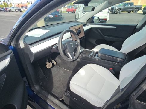 Used 2023 Tesla Model Y Long Range AWD/4WD image 21