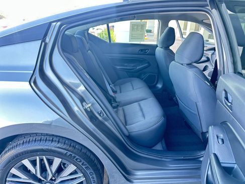 Used 2024 Nissan Altima 2.5 SV image 25