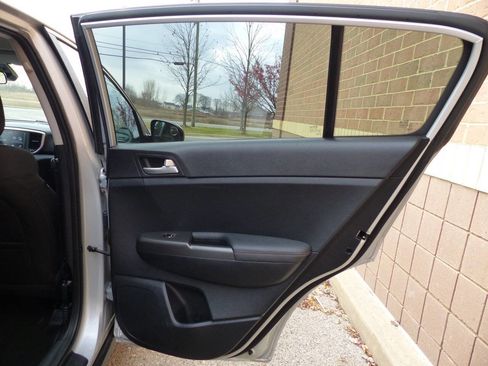 Used 2020 Kia Sportage LX AWD/4WD image 43