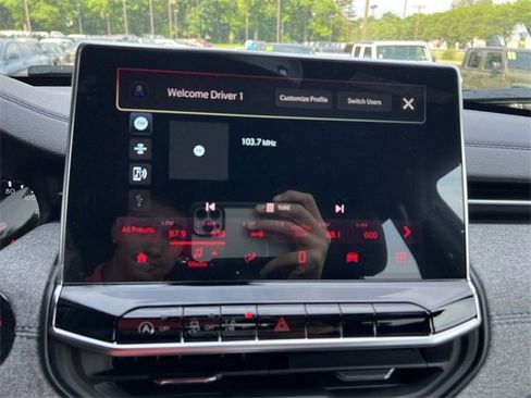 Used 2024 Jeep Compass Latitude w/ Convenience Group image 55