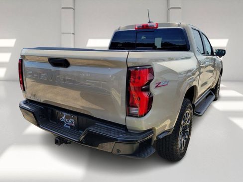Used 2023 Chevrolet Colorado Z71 w/ Z71 Convenience Package 2 image 5