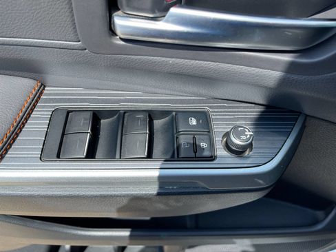 Used 2021 Toyota Sienna XSE AWD/4WD image 12