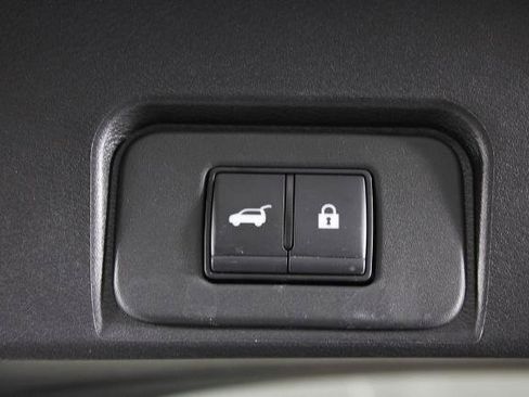 Certified 2026 Nissan Rogue SL FWD image 19