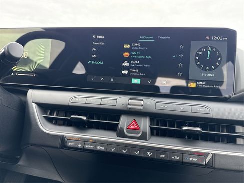 New 2025 Kia K4 LXS image 12