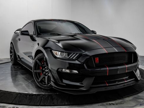 Used 2018 Ford Mustang Shelby GT350R w/ GT350R Equipment Group 920A RWD image 18