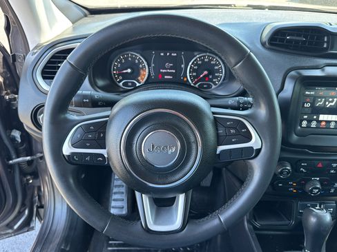 Used 2018 Jeep Renegade Latitude w/ Advanced Technology Group FWD image 12