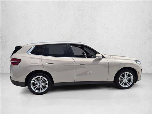 Used 2025 BMW X3 xDrive30i w/ Premium Package AWD/4WD image 4