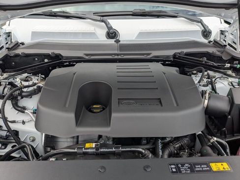 New 2026 Land Rover Defender 110 X-Dynamic SE AWD/4WD image 18