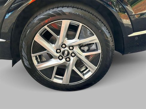 Used 2025 Cadillac Optiq Luxury 1 image 13