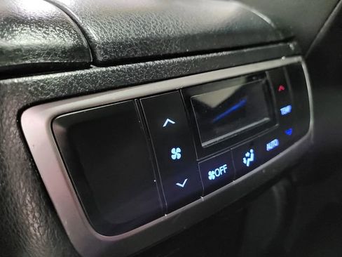 Used 2018 Toyota Highlander XLE image 48