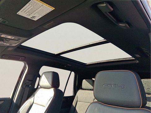 Used 2025 GMC Yukon AT4 w/ AT4 Premium Package image 15