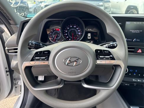 Used 2023 Hyundai Elantra SEL w/ Cargo Package image 22