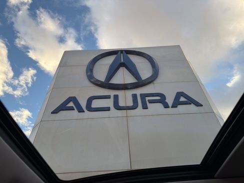 Certified 2023 Acura MDX w/Technology Package image 2