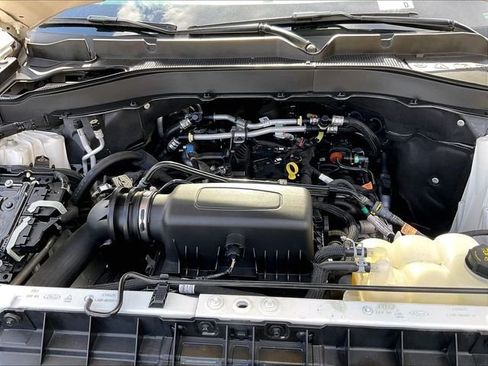 Used 2023 Ford Explorer XLT w/ Equipment Group 202A AWD/4WD image 30