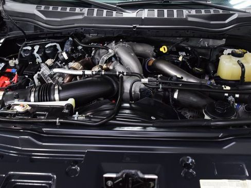 Used 2021 Ford F450 Platinum w/ FX4 Off-Road Package image 28