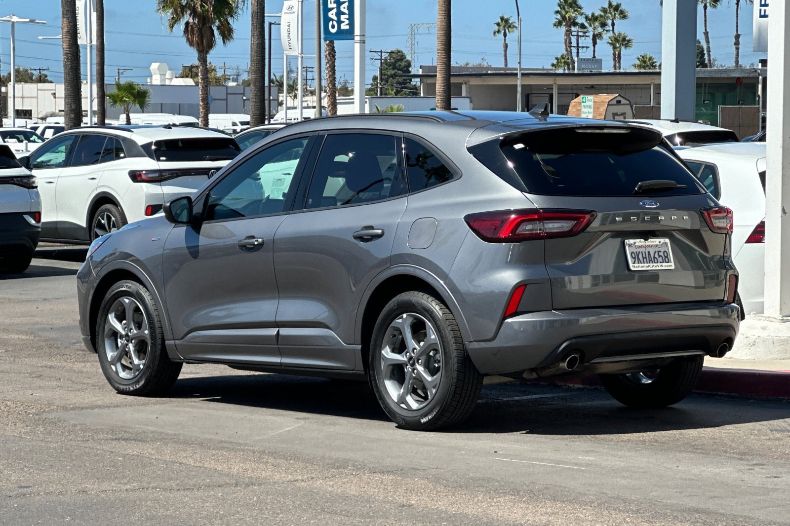 Used 2024 Ford Escape ST-Line FWD image 6